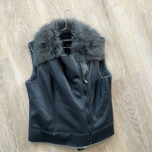 Size Medium Faux Suede and Fur Vest, Gray